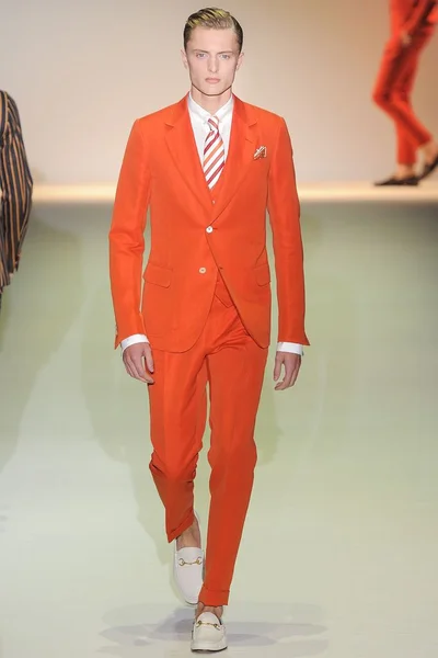 Look 8